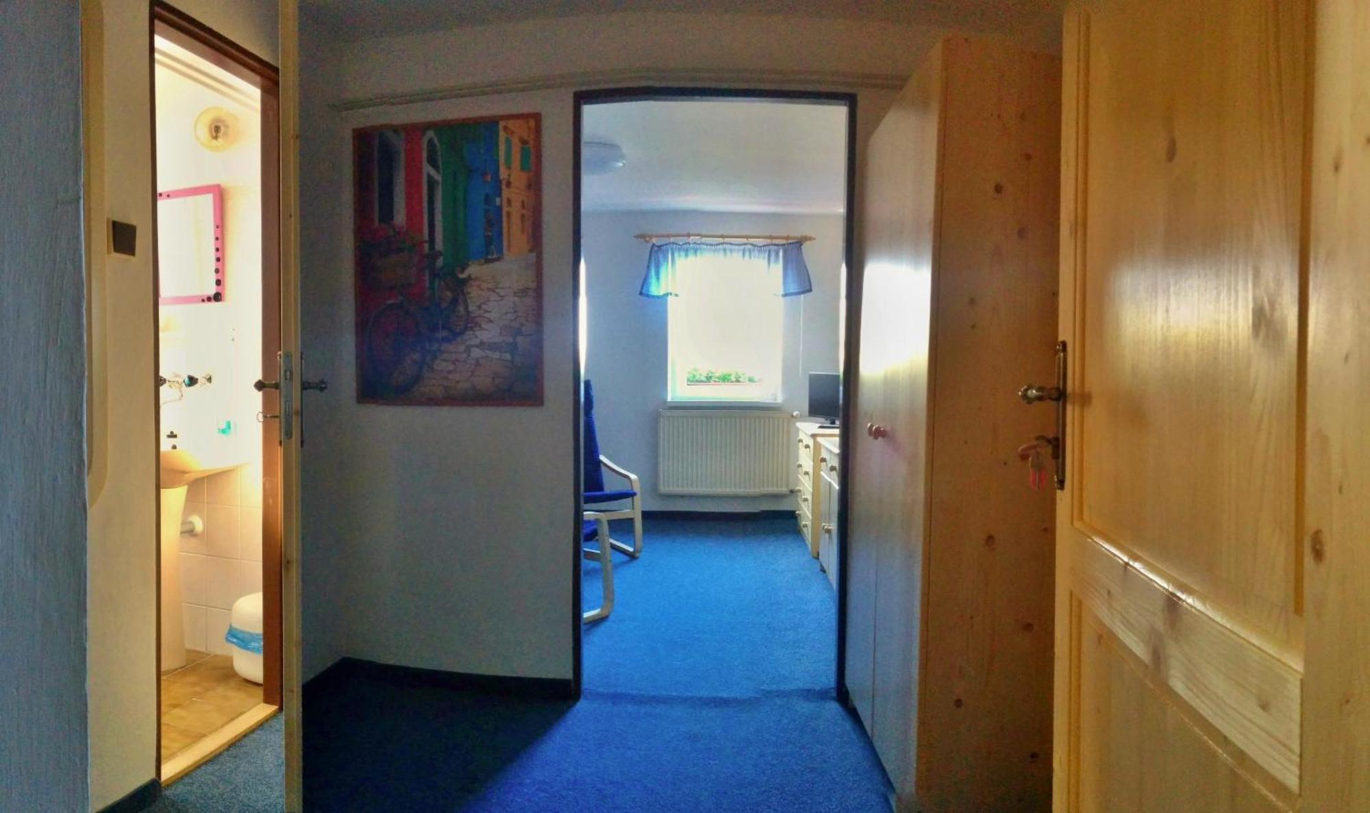 Hostinec U Pejska A Kocicky Marianske Lazne Bilik gambar